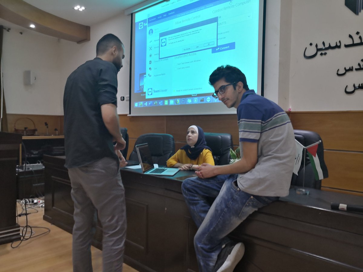 yamama_sh's tweet photo. Q & A with Zeina! #devops #palestineTM https://t.co/2Qrctl9T6P