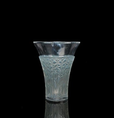 GavelMasters's tweet image. Some delicious #DecorativeArts @BishopandMiller today including this #Lalique Ibis vase. Bid live now via @liveauctioneers  liveauctioneers.com/en-gb/catalog/…