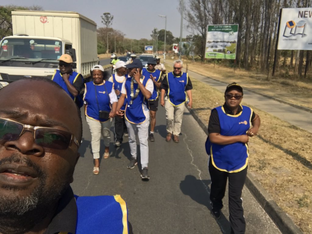 RotaryLskMetro's tweet photo. President @C_Fumbeshi and Rotarian @NkhondeF joined Rotary Club of Lusaka for a 5.5 Km sponsored walk, for water &amp; sanitation projects. https://t.co/LEpEuyropc