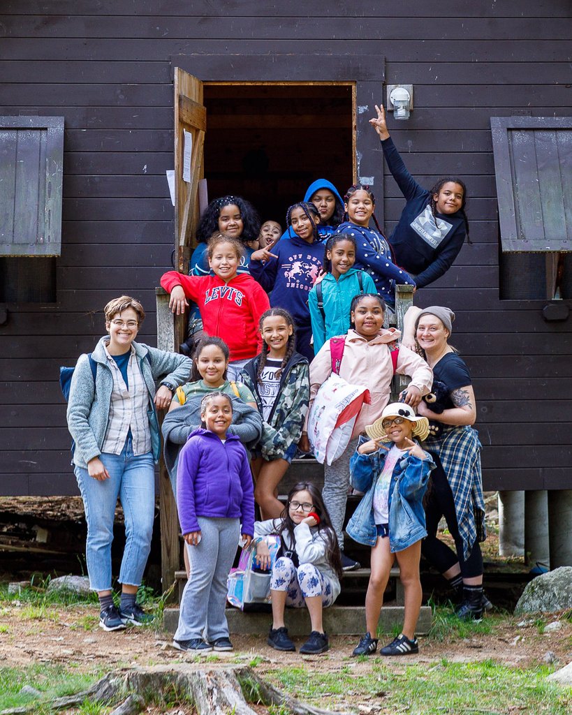 esperanzaacad's tweet photo. This year's 5th grade after packing up their cabin on our beginning of the year trip to Camp Lawrence! Welcome to Esperanza!

#12yearcommitment #andoverma #lawrencema #urbaneducation #progressiveeducation #transformativeeducation https://t.co/BXcicLf1HW