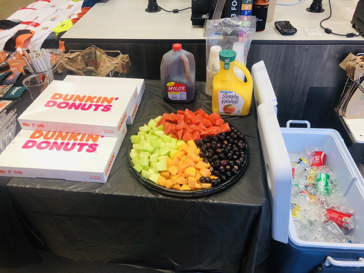 NikkishaRussell's tweet photo. 0110 celebrate our Pros for 2 days, we have  breakfast of champions and a lot of give-a-ways all set and ready for our Pros! @smplydriven @Kmgayle @RichieOASM_0110 @DCarasquero @HomeDepot110 @anewmanhd110 @CarltonGarret11 @QueenB87200596 @mlindsey1223 @elisiatumHD @AMCTHD https://t.co/DDVgjFJB4P