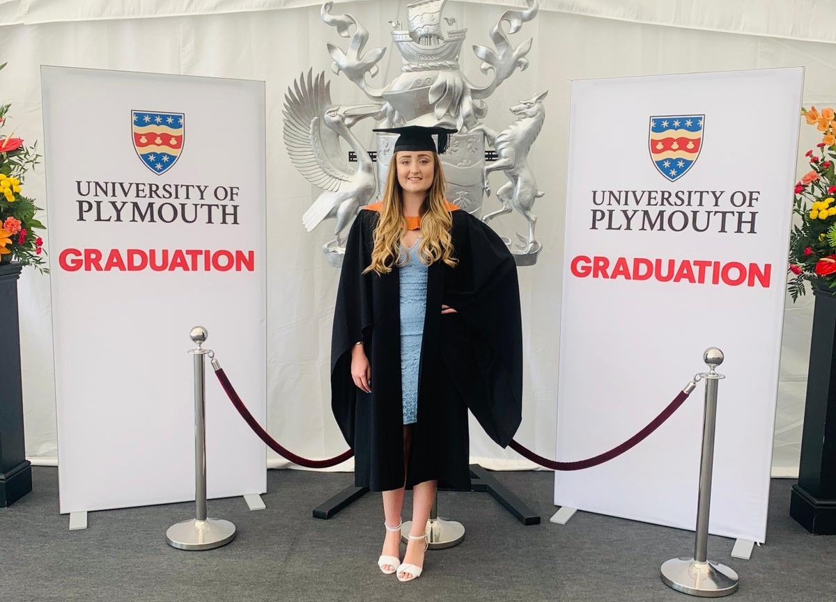 mentalMandi's tweet photo. #PlymGrad @PlymUni so proud of you Yenisi Prowse. Well done darling xxxx https://t.co/Nwfy8D3oOs