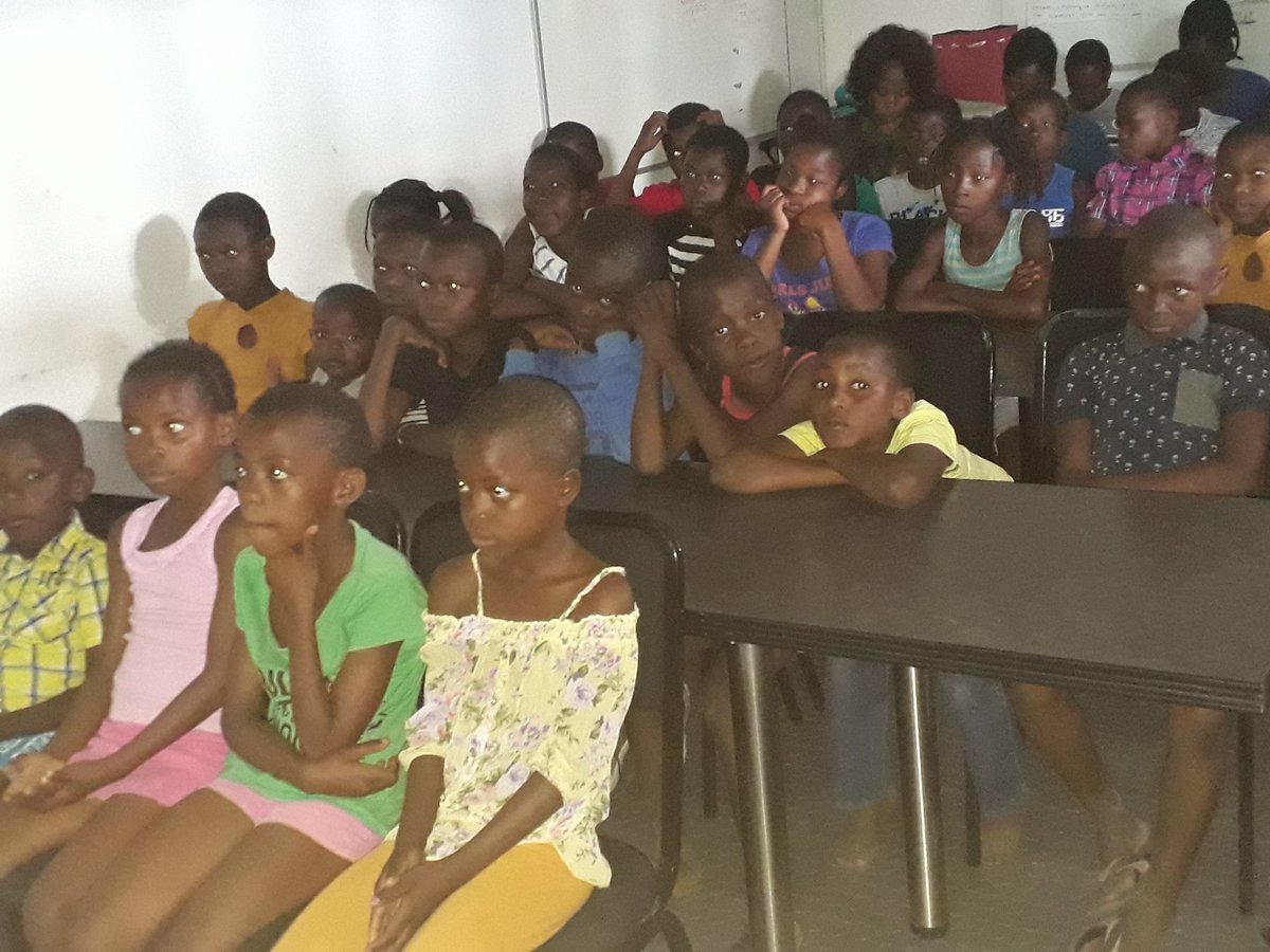 Pearly04281's tweet photo. We educate then in many ways. As our holiday program begins, we watching Akeelah and the bee #OpenLearningAcademy @GwfOnline  @HazyviewDLC https://t.co/MPsqFpL7tj