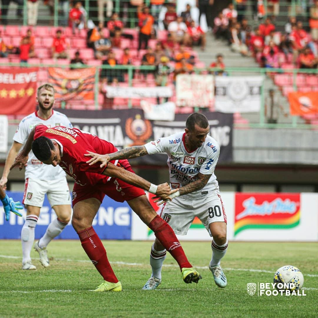 BaliUtd's tweet image. Hari yang mengesankan, terima kasih atas perjuangan kalian Serdadu Tridatu 🔴⚪⚫🔝🌏 #BaliUnited #BeyondFootball #ShopeeLiga12019 #shopeeid