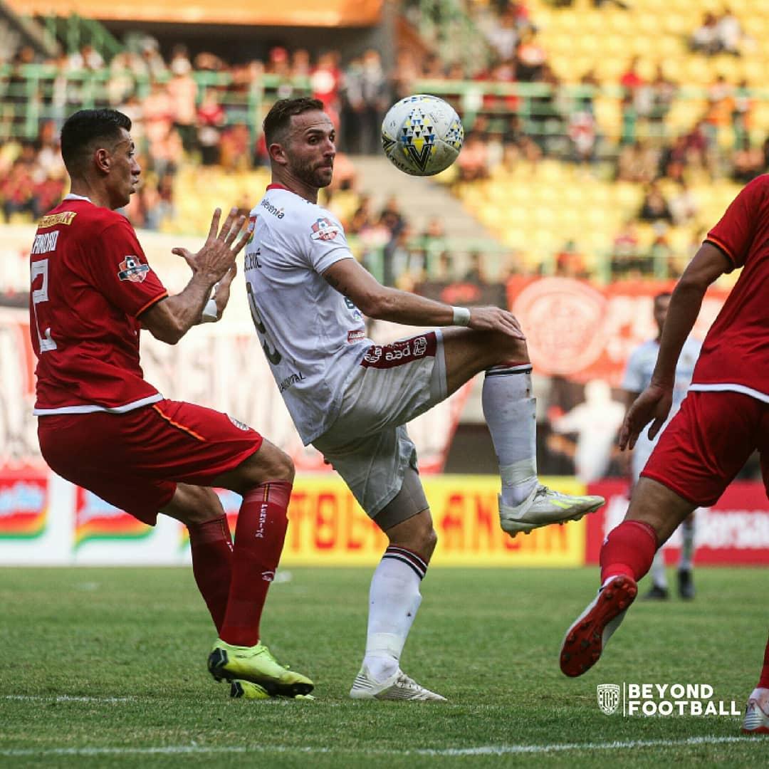 BaliUtd's tweet image. Hari yang mengesankan, terima kasih atas perjuangan kalian Serdadu Tridatu 🔴⚪⚫🔝🌏 #BaliUnited #BeyondFootball #ShopeeLiga12019 #shopeeid