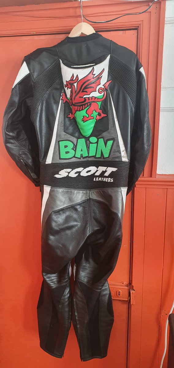 CleanFreaks3's tweet photo. I do love how these have turned out! @ScottLeathers1 @ManxGrandPrix https://t.co/EybMBRFqDM