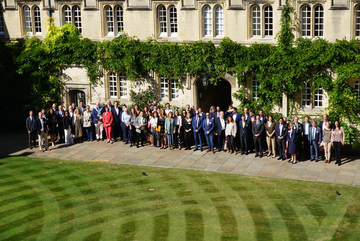 fide_fundacion's tweet photo. Yesterday concluded the 2019 #Oxford #FideCongressAI, which focused on the challenges and opportunities that surround #AI and #BigData in the #DigitalEconomy, emphasising on #investment (#SRI / #ESG) and #EU #Regulation.
We wish to thank all the speakers and participants! https://t.co/MlFTV69Joj