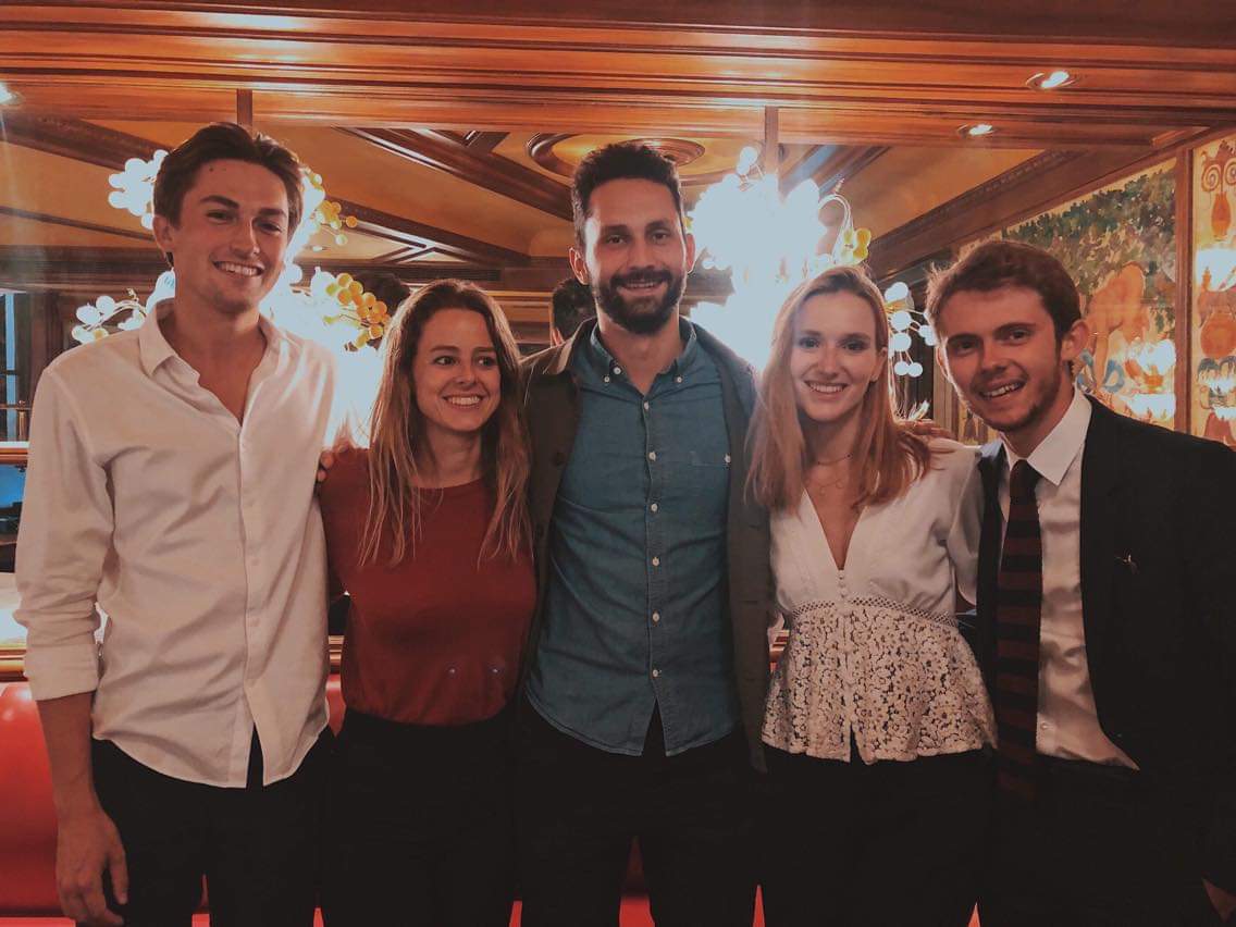 Junior Consulting Sciences Po (@junior_scpo) on Twitter photo Hier soir avait lieu le cocktail de passation du nouveau mandat JCSP. L'occasion de faire une photo avec les présidents des cinq derniers mandats.
Merci à <a href="/cnje/">Junior-Entreprises</a> <a href="/EJE_ENSAE/">ENSAE Junior Études</a> <a href="/frederichuynh/">Frederic Huynh</a> <a href="/ScPoAlumni/">Sciences Po Alumni</a> et @LeMondeApres pour leur présence ! Hier soir avait lieu le cocktail de passation du nouveau mandat JCSP. L'occasion de faire une photo avec les présidents des cinq derniers mandats.
Merci à <a href="/cnje/">Junior-Entreprises</a> <a href="/EJE_ENSAE/">ENSAE Junior Études</a> <a href="/frederichuynh/">Frederic Huynh</a> <a href="/ScPoAlumni/">Sciences Po Alumni</a> et @LeMondeApres pour leur présence !