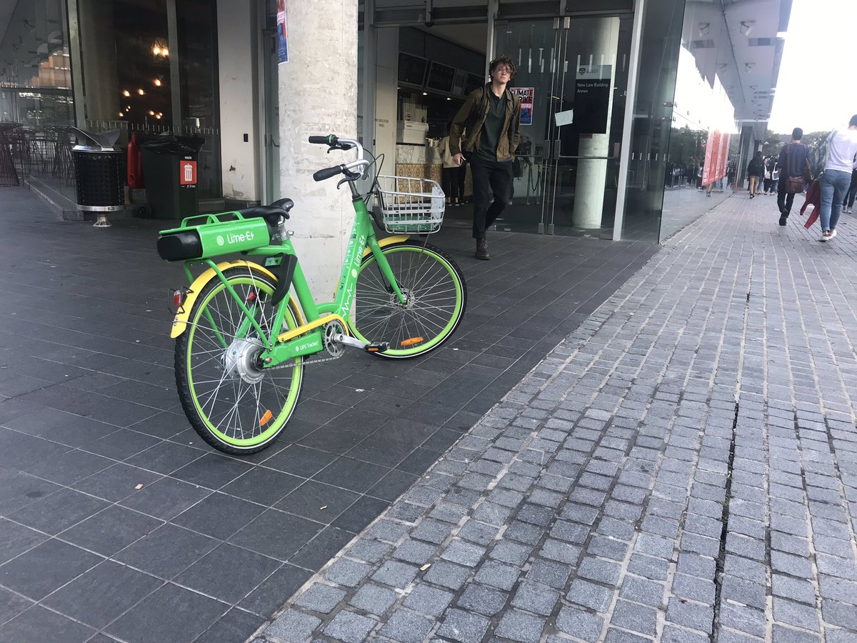 YuZhang999's tweet photo. While share-bikes launched in the city of Sydney with the name of sustainable public transport, other problems appeared, for example some users parking the bikes in inappropriate locations, this is annoying a lot of Sydney residents~#MECO6900 https://t.co/TKQvXtDPku