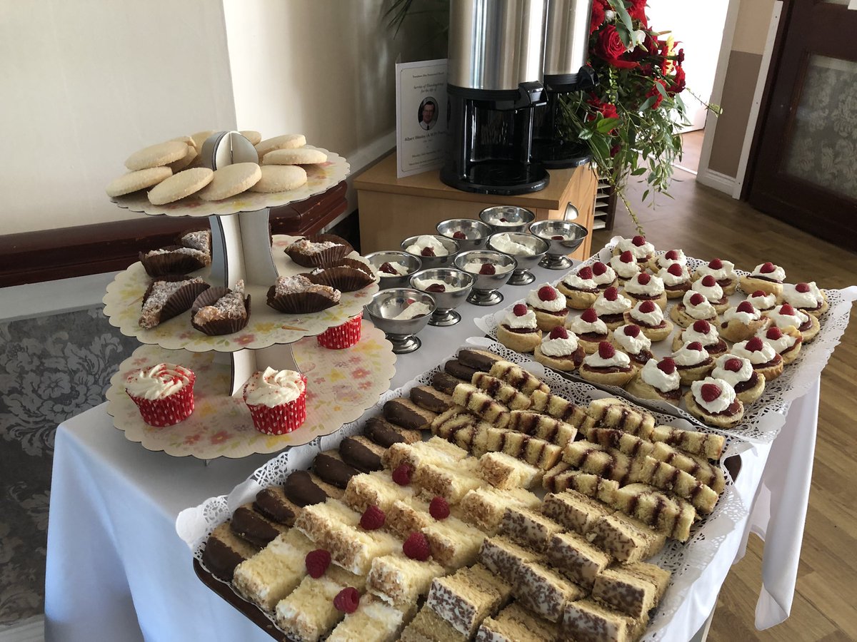 HomeSandringham's tweet photo. Residents Morning Tea Party 🍓 ☕️ 🧁 🍰 no excuse - just because they are worth it ❤️❤️the finest Residents in the land @samjbright @tpalmer321 @Carolcousins3 @RuthieBurrows https://t.co/fMypey2tdL