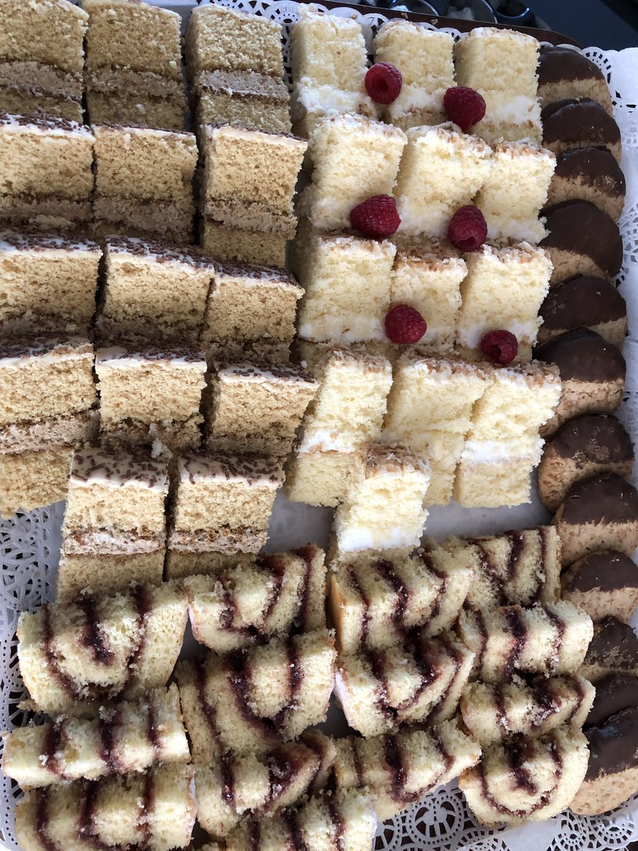 HomeSandringham's tweet photo. Residents Morning Tea Party 🍓 ☕️ 🧁 🍰 no excuse - just because they are worth it ❤️❤️the finest Residents in the land @samjbright @tpalmer321 @Carolcousins3 @RuthieBurrows https://t.co/fMypey2tdL