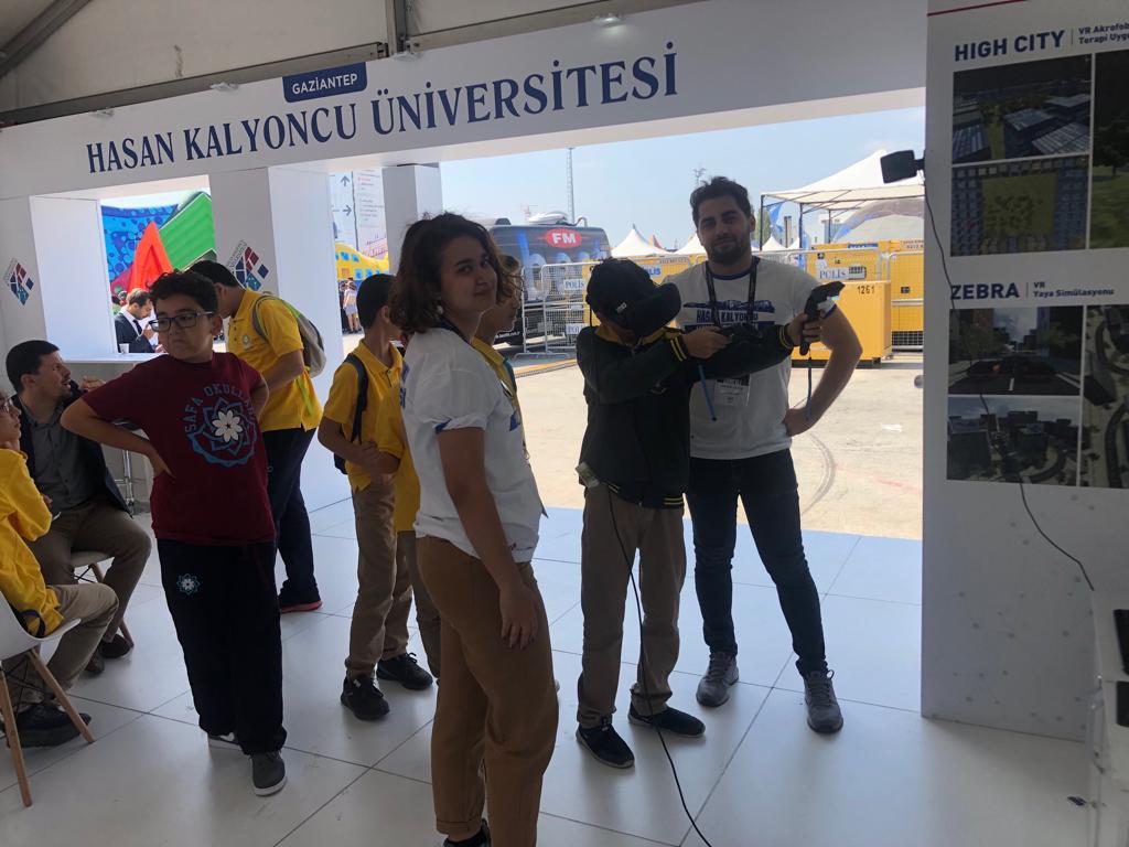 HKÜ Bilgisayar Mühendisliği (@hkubilgisayar) on Twitter photo Teknofest 3. gününde de HKÜ Bilgisayar Mühendisliği ürünlerine yoğun ilgi devam ediyor.  #teknofest2019 Teknofest 3. gününde de HKÜ Bilgisayar Mühendisliği ürünlerine yoğun ilgi devam ediyor.  #teknofest2019