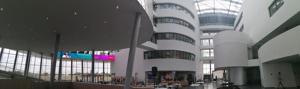 Women in finance is vandaag te gast bij <a href="/Barco/">Barco</a> ! Na een fascinerend bezoek aan de #xperiencecentre worden we nu geïnspireerd door boeiende keynote speakers.