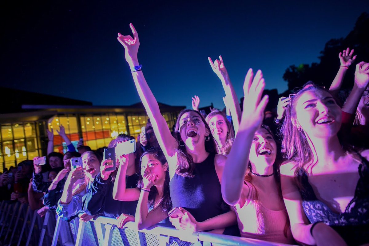 NCStateUAB's tweet photo. ๐ฃ ITโS CONCERT DAY! We loved having you at WolfStock last semester, & canโt wait to see you at #PackHOWL with @TPAIN TONIGHT AT REYNOLDS 6PM!โก๏ธ๐ซ๐ Tickets: https://t.co/JAMgzrMXDB and https://t.co/6aP1M11fOe (non-students) https://t.co/0uosBgXgQI