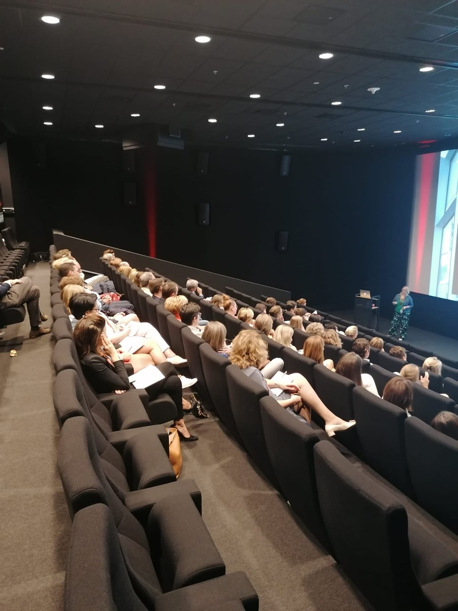 CFO_MAGAZINE's tweet photo. Women in finance is vandaag te gast bij @Barco ! Na een fascinerend bezoek aan de #xperiencecentre worden we nu geïnspireerd door boeiende keynote speakers. https://t.co/oZhew0poZ7