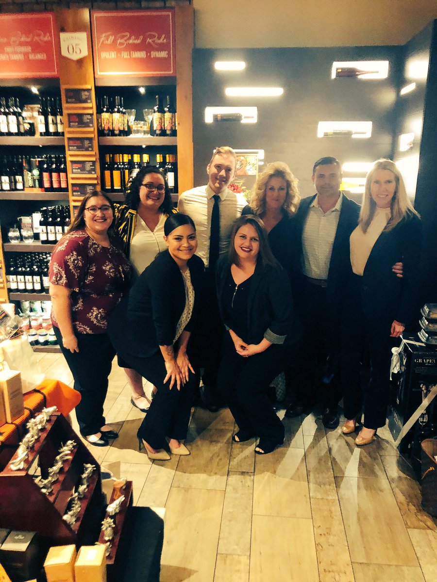 Fantastic dinner celebrating our high performers in the Jacksonville center! <a href="/seanpmcgraw/">Sean Patrick McGraw</a> <a href="/DdonlanDarlene/">Darlene Donlan</a> <a href="/TaylorLowry4/">Taylor Lowry</a>