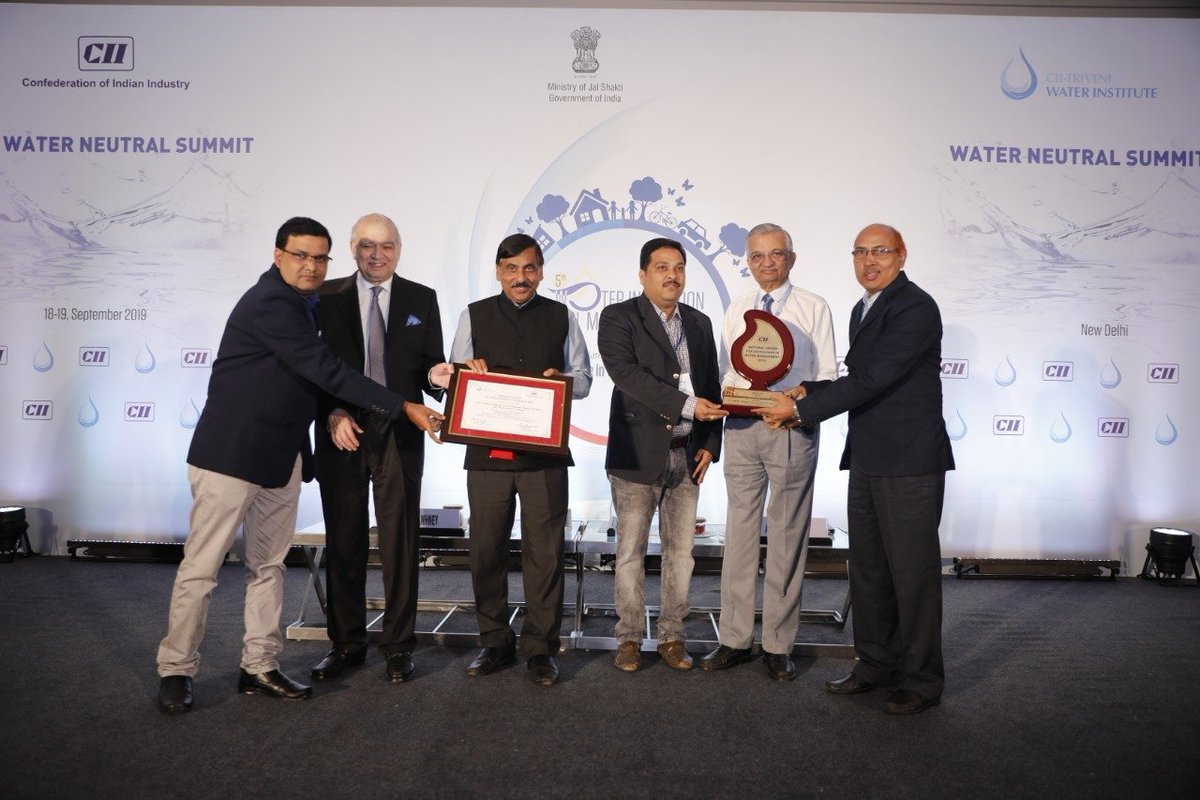 FollowCII's tweet photo. Congratulations @ITCCorpCom - Bhadrachalam, Telangana on being conferred CII National Award for Excellence in Water Management 2019 in the category 'Within the Fence.' #CIIWaterAwards2019 #CIIWaterSummit2019 #CIITWI @MinOfJalShakti @JalShaktiAbhyan @MoJSDoWRRDGR @cleanganganmcg https://t.co/qMtAPbR019