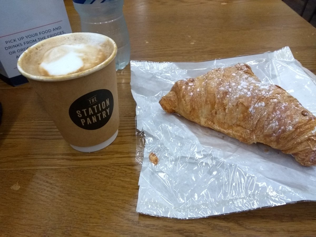 TheCountessa's tweet photo. Having coffee and almond croissant at St Pancras waiting for train to Paris. Nearly got stopped by security for the metal in my bra straps #BoulderHolders https://t.co/kWmPdIhDvB