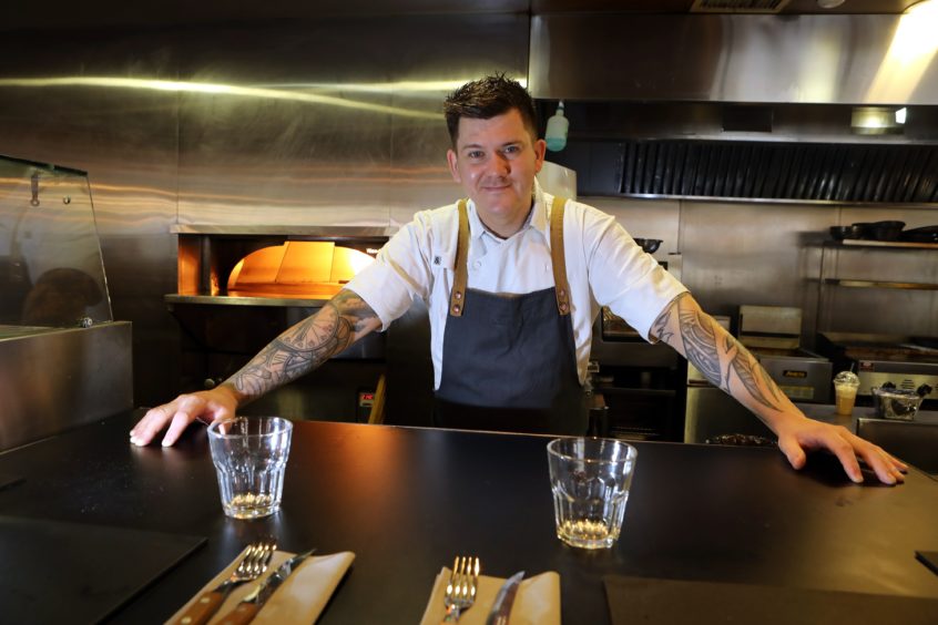 Michelin-starred chef who took part in Netflix cooking show taking the reins at Dundee’s Italian Grill dlvr.it/RDR4nX
