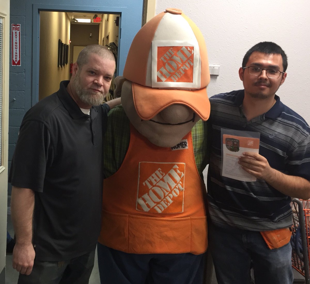 THD3301's tweet photo. Homer stopped by for late night same page and recognition. https://t.co/BIa9jLCxpL