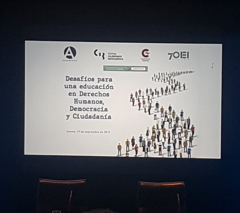 ddhh_PBL's tweet photo. Comienza la conferencia "Desafíos para una Educación en Derechos Humanos, Democracia y Ciudadanía" en @casamerica https://t.co/jEO5cLtIU8