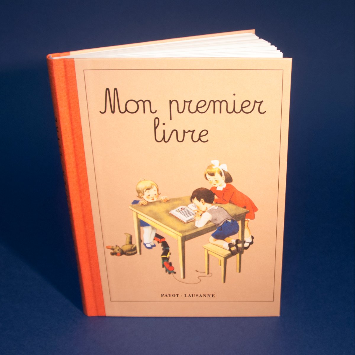 « Mon premier livre » est un livre de lecture doté d'une couverture rigide.
Même fréquemment sollicité, il résiste à l’épreuve du temps !

#Payotlibraire #librairiepayot #librairiejeunesse #bookstagram #lire #apprendrealire #papierfsc #fsc #printedinswitzerland #printedbycavin