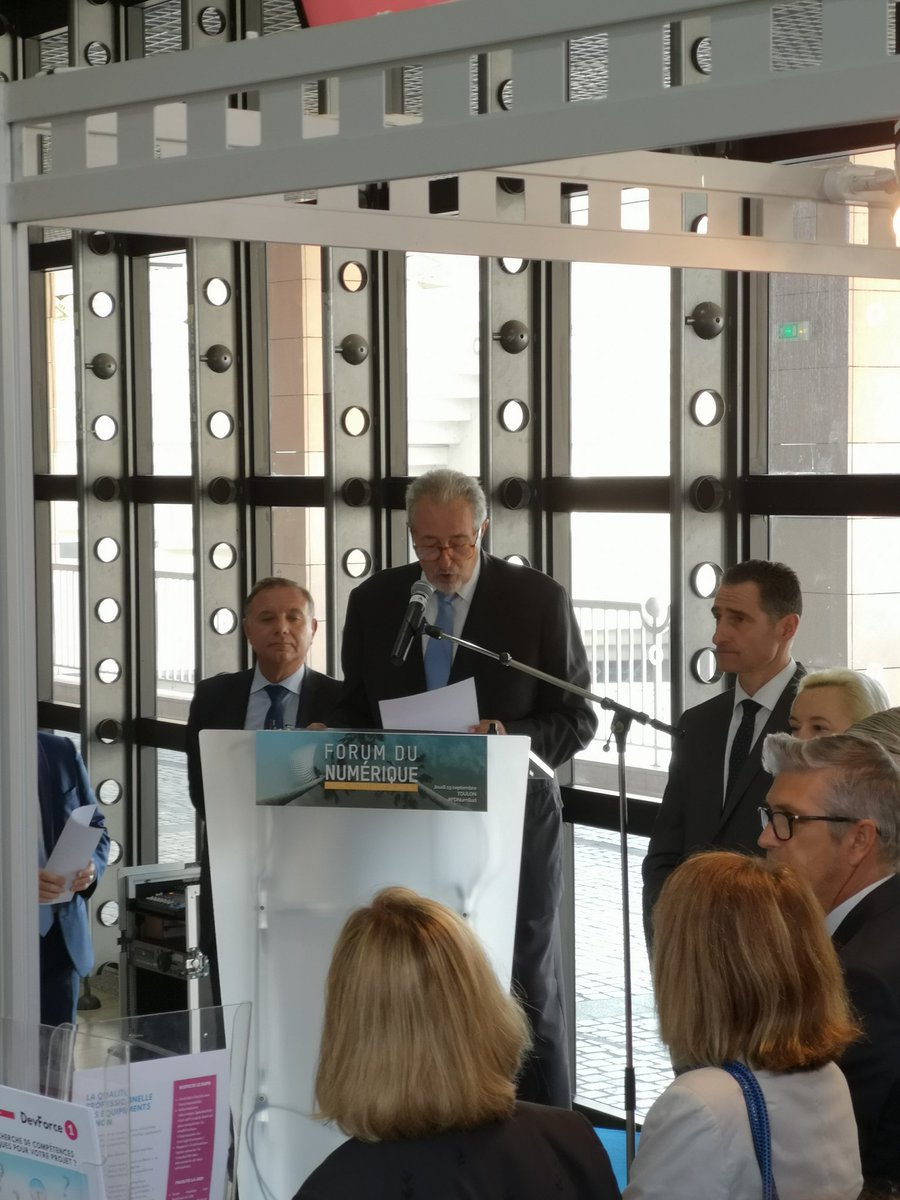 MEDEF_Sud's tweet photo. #FDNumSud | Gérard Cerruti, président de l'@UPV83, Yvon Grosso, président du @MEDEF_Sud et @frbruneteaux, VP de @MaRegionSud, inaugure le 2ème Forum du Numérique ! https://t.co/uMuSbGOIXw