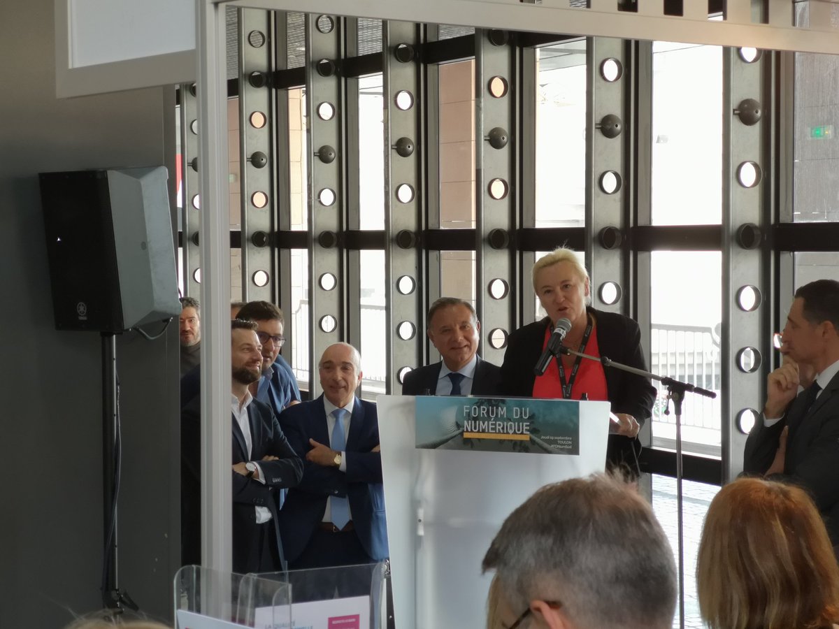 MEDEF_Sud's tweet photo. #FDNumSud | Gérard Cerruti, président de l'@UPV83, Yvon Grosso, président du @MEDEF_Sud et @frbruneteaux, VP de @MaRegionSud, inaugure le 2ème Forum du Numérique ! https://t.co/uMuSbGOIXw