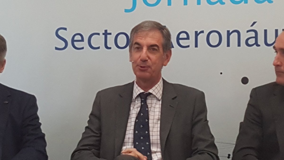 flynewsmagazine's tweet image. Javier Fernández de Retama de @AernnovaAero señala la necesidad de transformación digital #aeronautica40 @siemens_ind #Fidamc