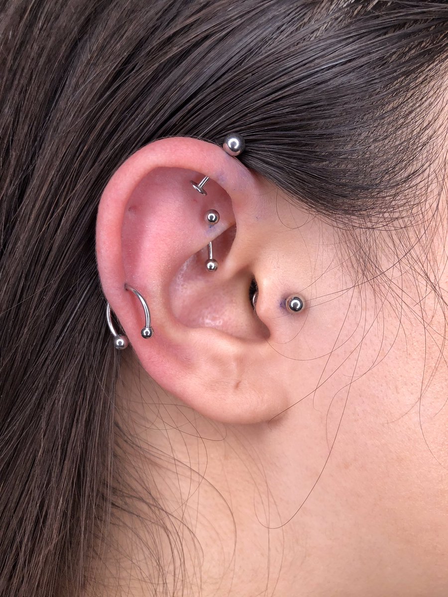 lasshevastattoo's tweet photo. #pierching # https://t.co/Od3YetlRXv
