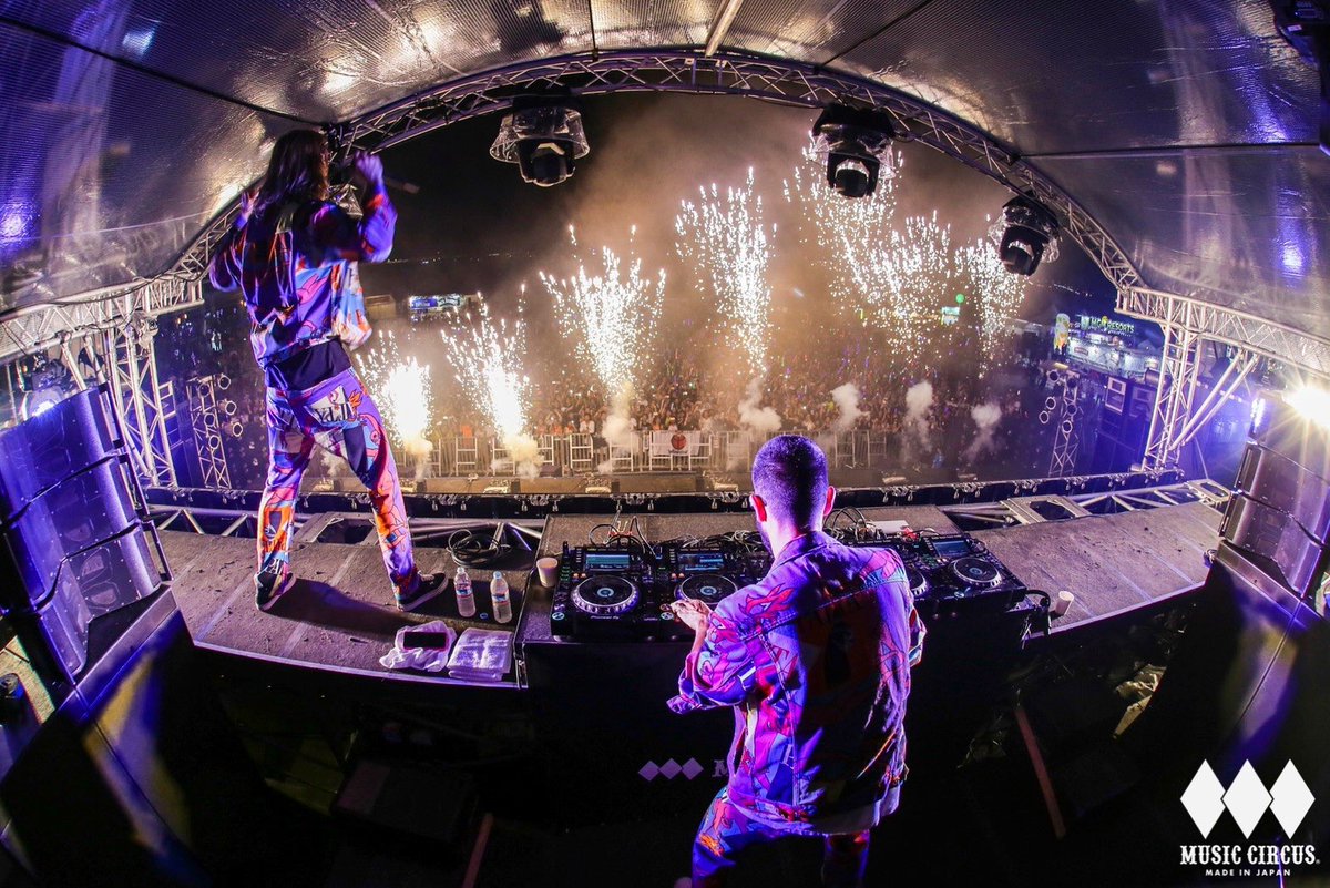MUSIC_CIRCUS's tweet photo. MUSIC CIRCUS'19 DAY-2
CIRCUS STAGE「Yellow Claw」⚡️🔥

#MUSICCIRCUS
#ミュージックサーカス
#YellowClaw #YC https://t.co/4B8WPOEnBI