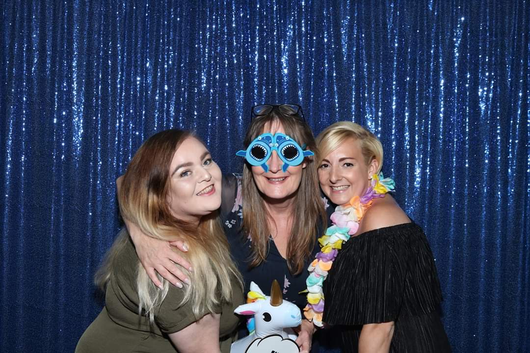 Stacey_Fannan's tweet photo. Happy birthday Pauline🎉🎂🎁
We hope you have a fantastic day and even better weekend!🥂💃🏼 https://t.co/AVOGS9fFkT