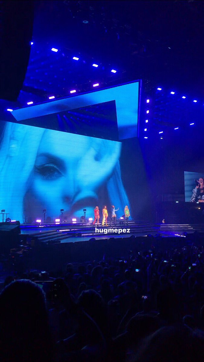 apricityjennie's tweet photo. « now it's me and myself, don't need no one else
this happiness was always inside me
but Lord, it took a minute to find me »
thank you so much @LittleMix 
18.09.2019
#LM5TheTourMilan https://t.co/gV3Im8Pmg6