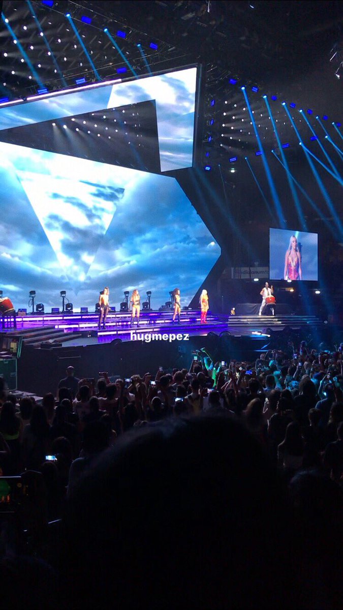 apricityjennie's tweet photo. « now it's me and myself, don't need no one else
this happiness was always inside me
but Lord, it took a minute to find me »
thank you so much @LittleMix 
18.09.2019
#LM5TheTourMilan https://t.co/gV3Im8Pmg6