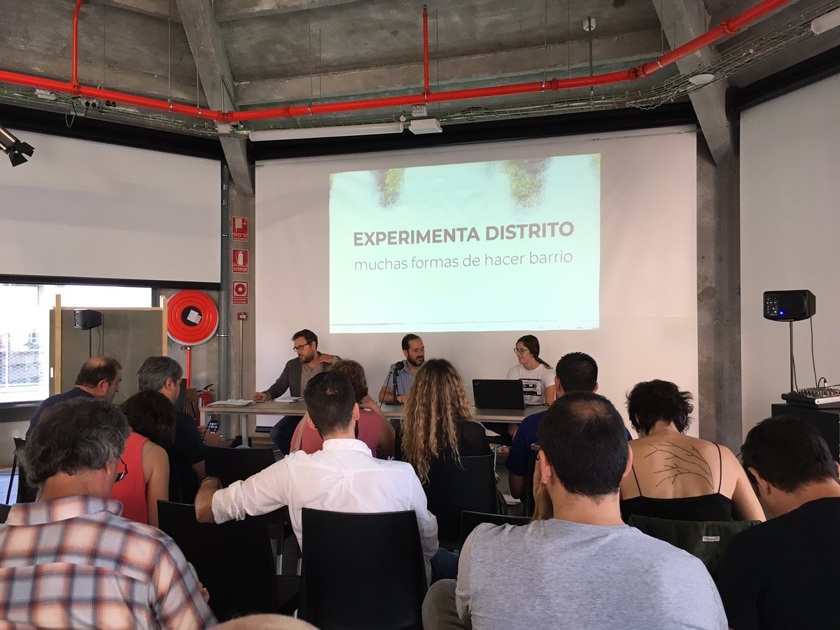 Hoy en Medialab presentamos “Experimenta Distrito”, una manera de construir la ciudad desde los barrios. El objetivo es potenciar la innovación ciudadana y la colaboración desde entre los vecinos para desarrollar proyectos que mejoren la vida en común.