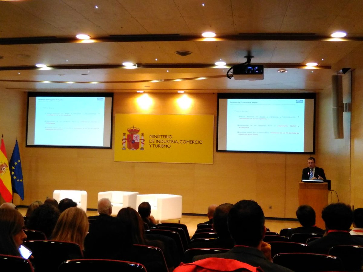 ClusterValle's tweet image. 🔹Hoy el #CEIV Valle del Juguete está en el Congreso Nacional de Clusters 2019 en #Madrid.

💪Formación, interacción, aprendizaje, un espacio para recoger ideas nuevas y seguir creciendo. 

#Innovación #Empresa #Tecnología #Cluster