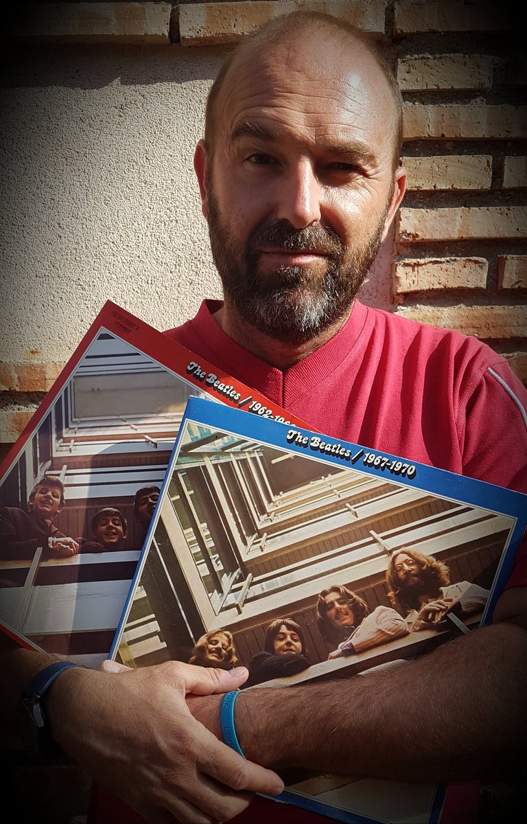 TelloCanovas's tweet photo. #50DeAbbeyRoad Nos cruzabamos todos los días. Siempre me gustó. Nunca me miraba. El día que yo iba tarareando el ``Love me do`` me miró y sonrió. Nos casamos. Hoy suenan los Beatles y los dos sonreimos juntos https://t.co/ivJRcfgOVU