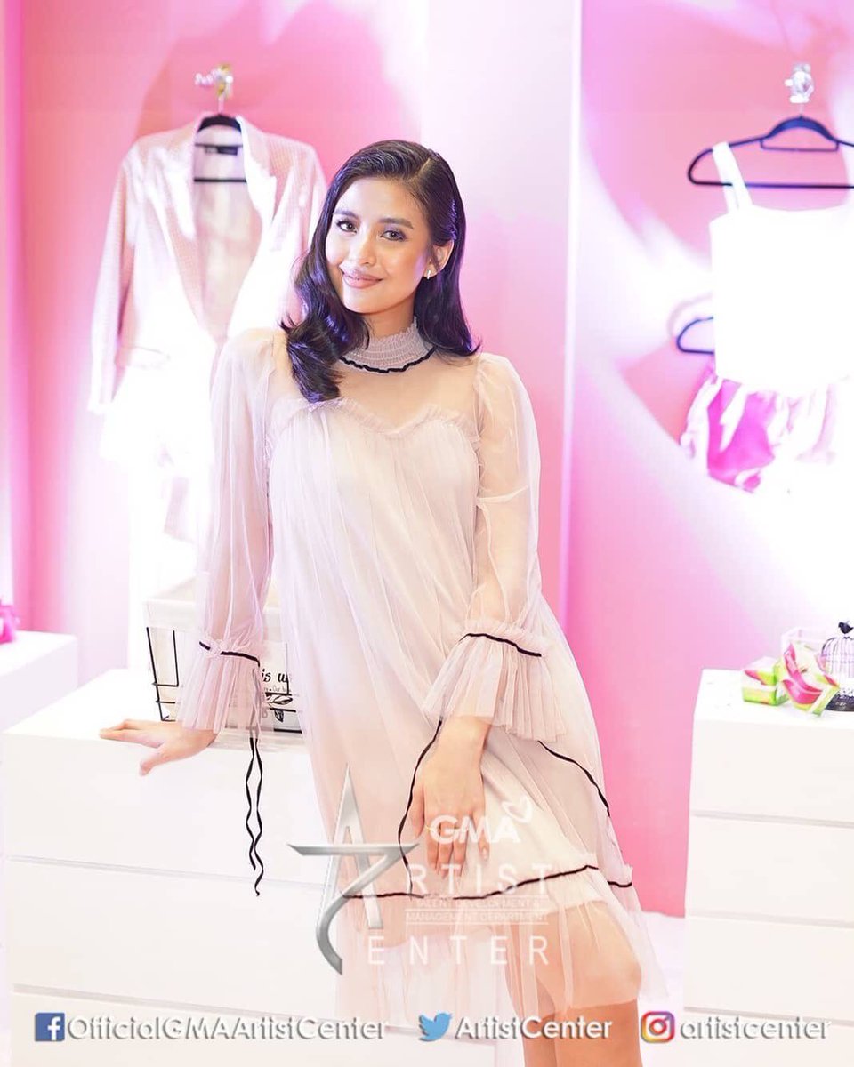 showbiznest's tweet photo. #Kapuso Global Endorser and #BeautifulJustice star #GabbiGarcia is the newest Carefree ambassador.
Congratulations, @gabbi!
#FlexYourWay
https://t.co/gtm9BRIF7N https://t.co/QfCEC77oH0