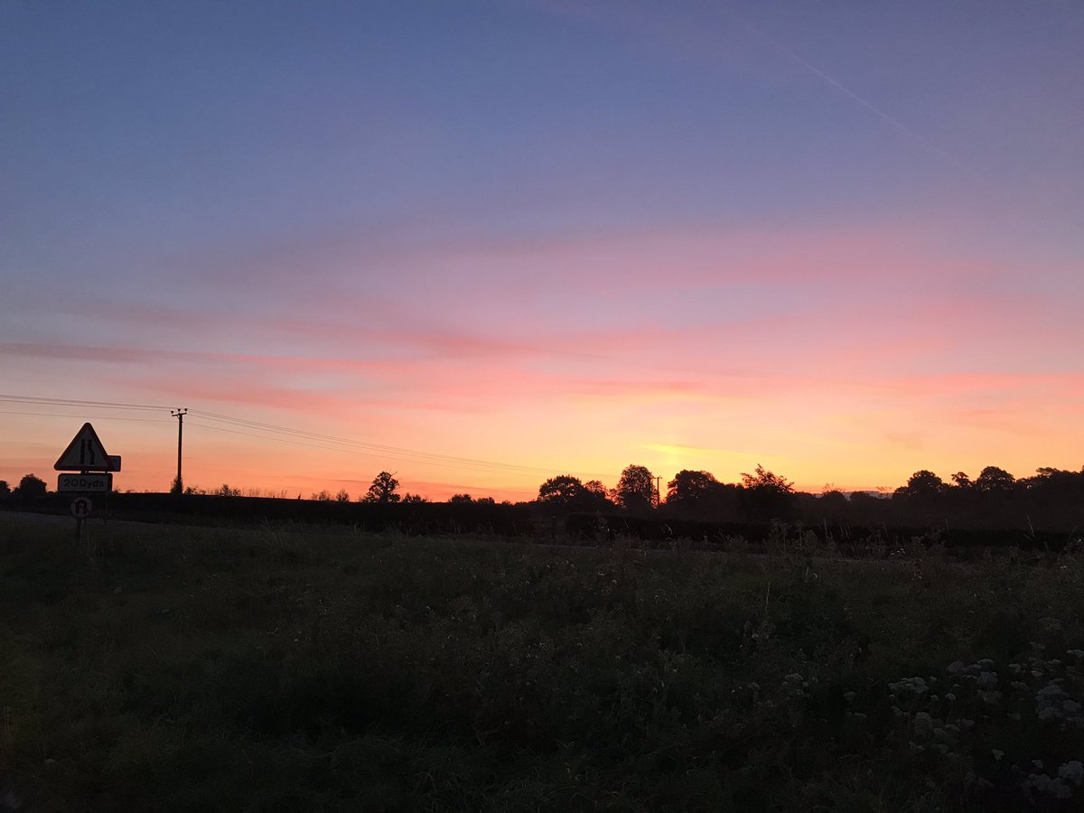 lizlanecomposer's tweet photo. Leaving home at dawn and looking forward to another day working with choirs #agemachine festival Finale. Rehearsals with the fabulous #VoicesinMotion, @LohanNatasha and #YoungatHeart. There may be cake involved 🍰 😊. @KateAtko @LizzyG_86 @TheAlbanySE8 @SilverSundayUK https://t.co/wmMxwbEfbf