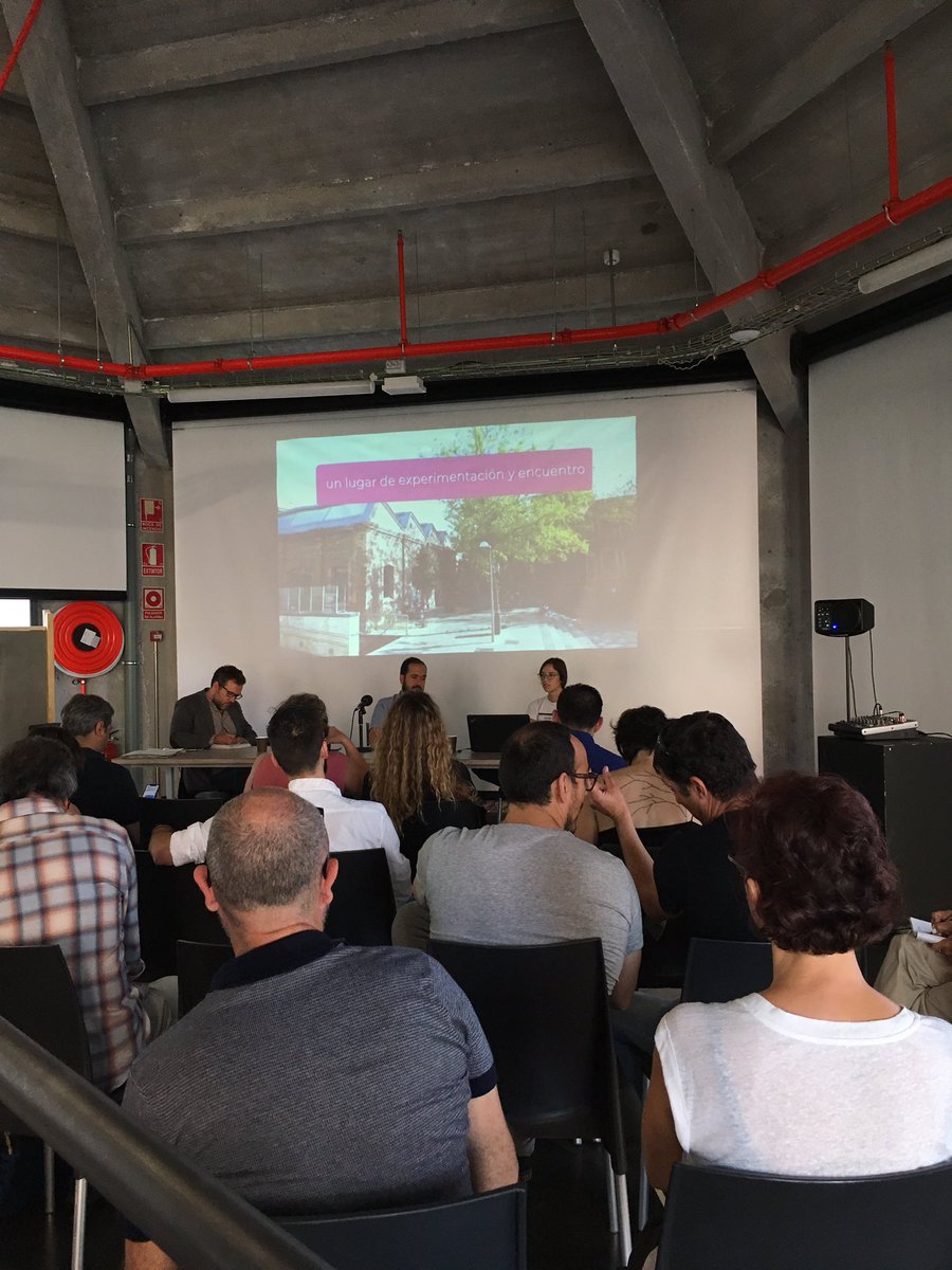“Hay muchas iniciativas que se están inspirando y usando este modelo de experimentación y de convivencia” comenta <a href="/marcosgcm/">Marcos García</a>, director artístico de Medialab. También explica que con esta metodología se busca “generar espacios de colaboración”.