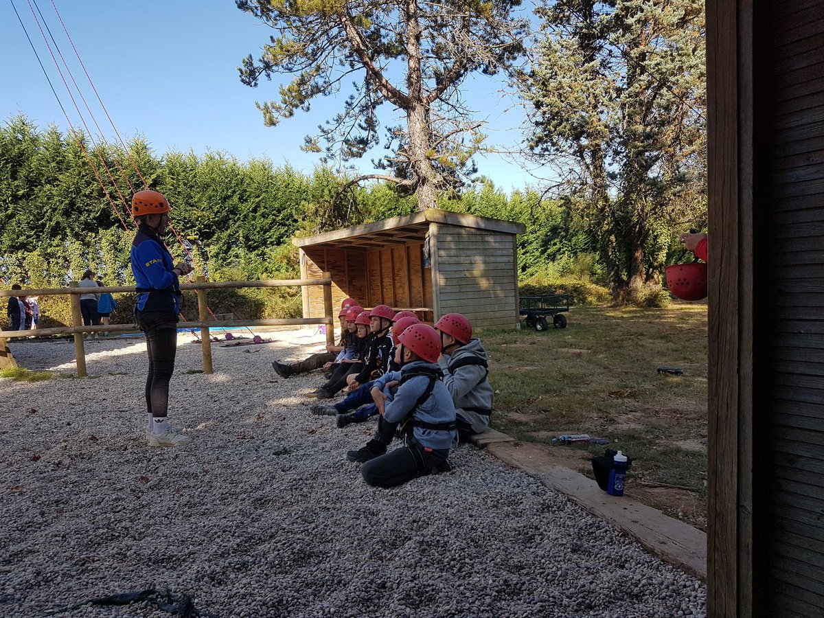 Highgateacademy's tweet image. All geared up and ready to go! #facingfears #finalchallenge #wecandoit 👍🇫🇷