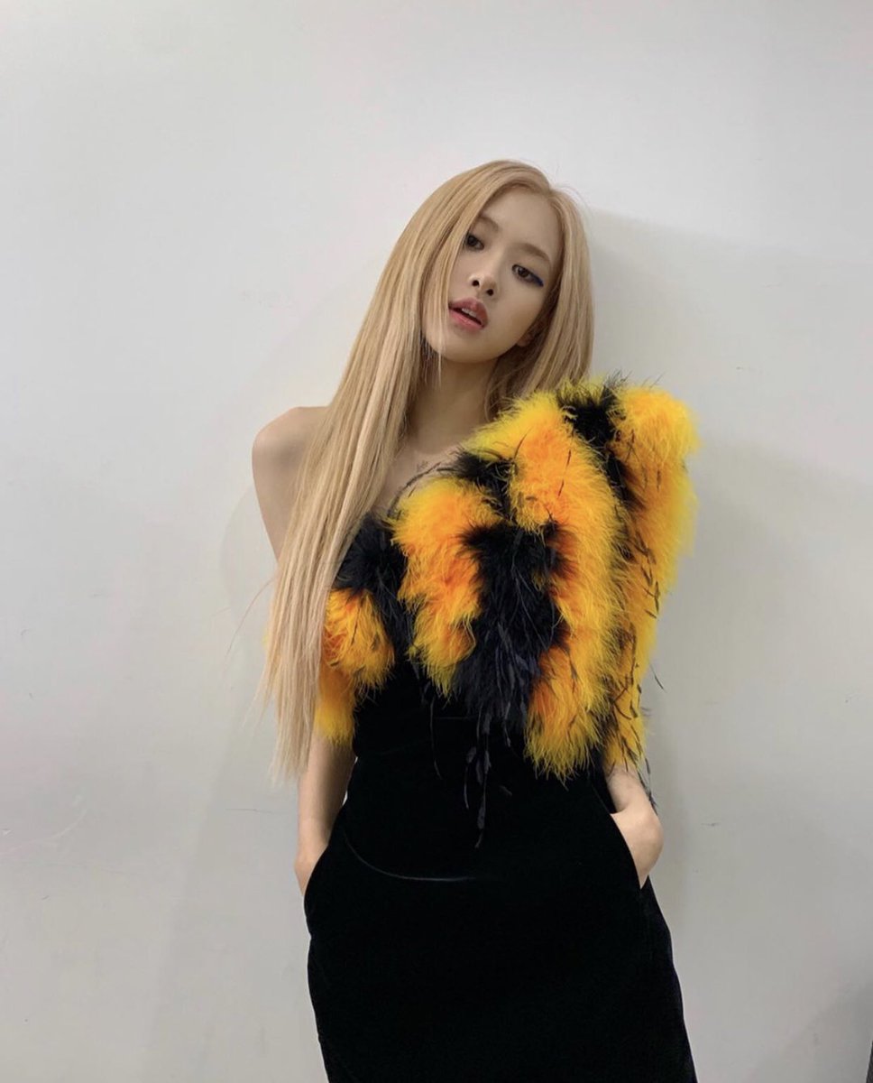 𝙍𝙤𝙨𝙞𝙚 𝙋𝙤𝙨𝙞𝙚🌻 tweet media