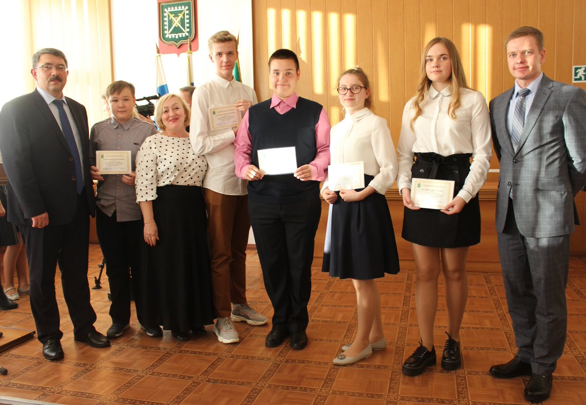 Стипендиаты Главы #городЛесной 2019 года от #школы64. Гордимся!