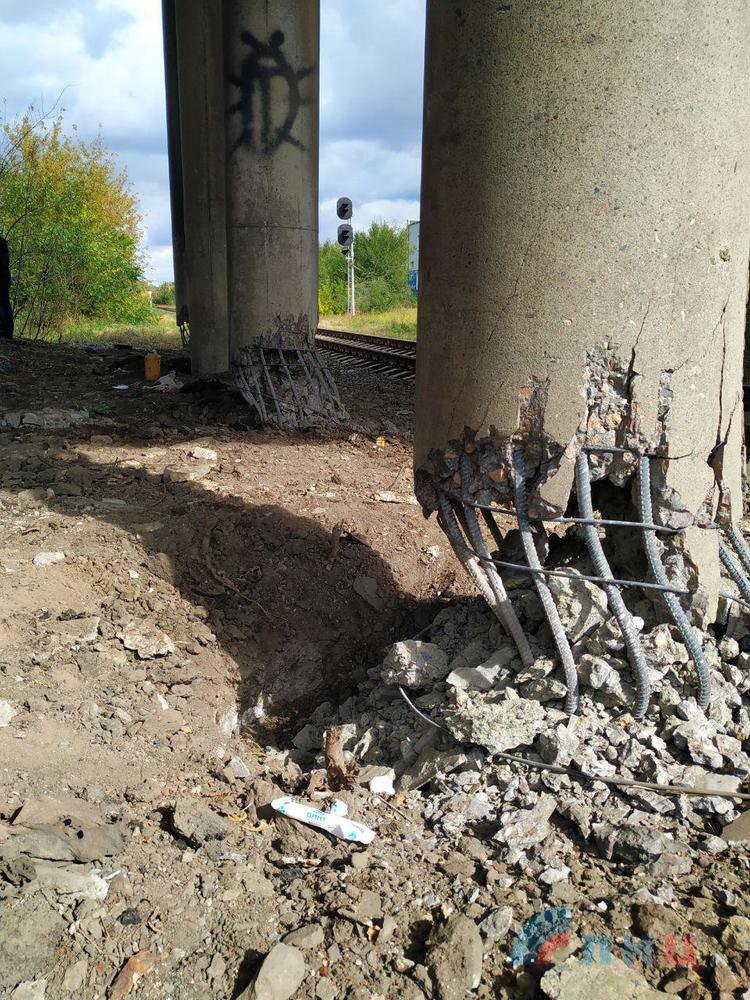 Подрыв моста в Луганске 