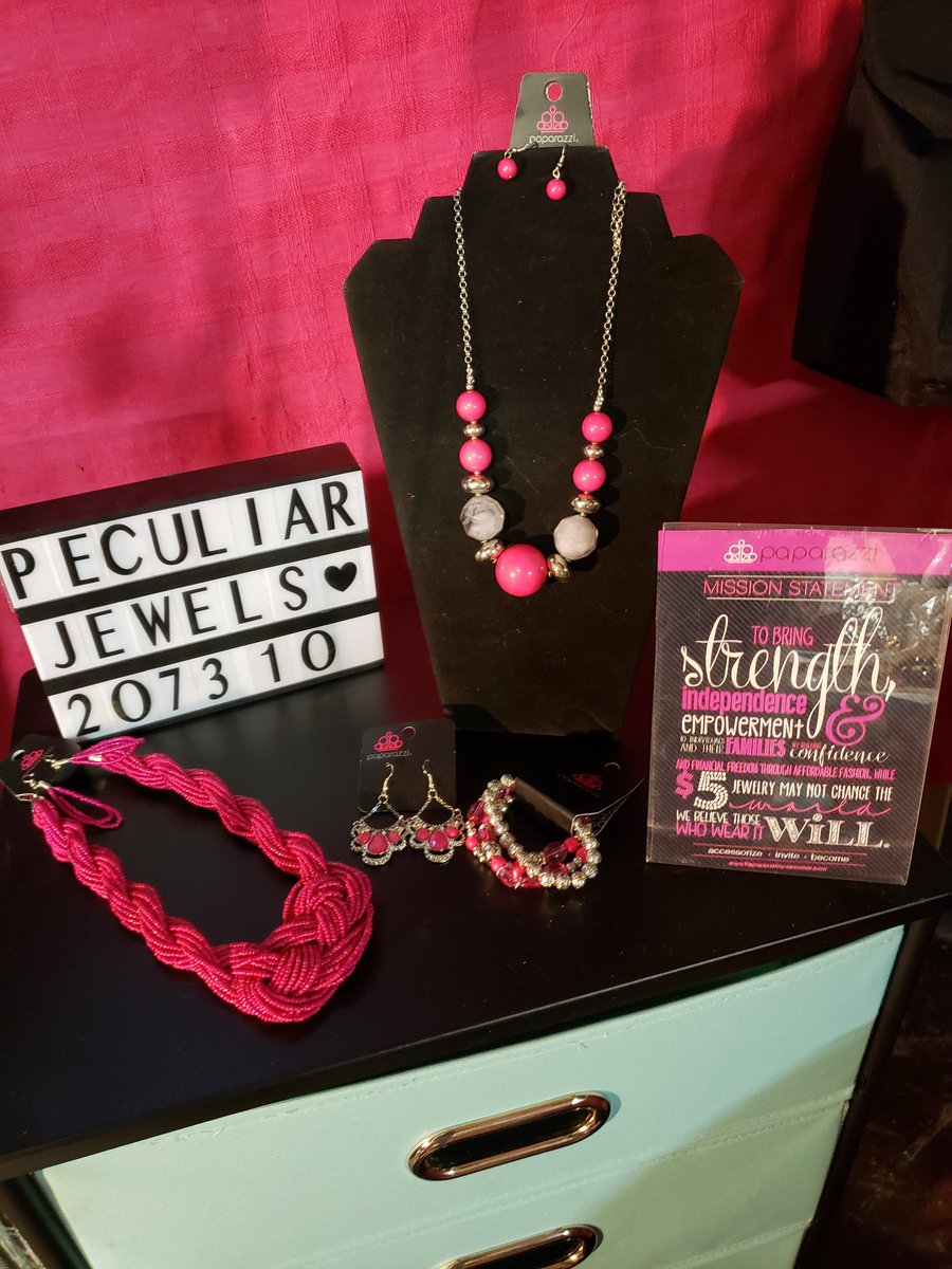 LadyConnyMo's tweet photo. @PaparazziAccess @paparazzi_trent @LadyConnyMo
Thank you for the opportunity to be a part of this amazing business, company &amp; family. #PaparazziAccessories #ConnyMo #PeculiarJewels #DreamBigger #LevelUp #Confident #PositiveVibration #ToGodBeTheGlory #Prayer #Smile #jewelry #5dollarHabit #5dollarblessings #5Bling https://t.co/9fuUbL3RvD
