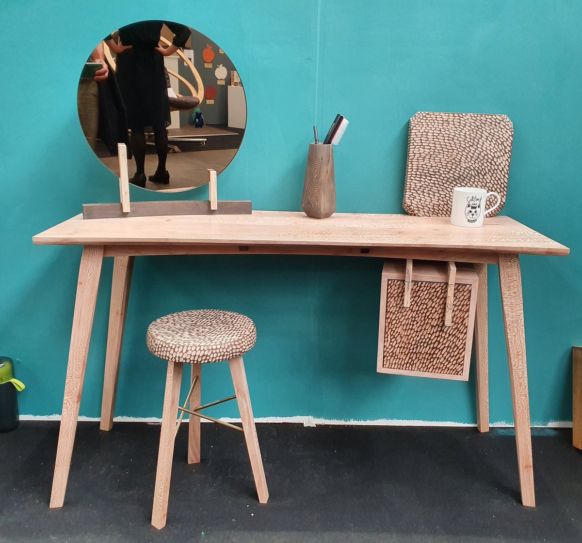 heliconiadesign's tweet photo. Vanity table with stool looking pale and interesting at stand 10.56
@LDNdesignfair 
#LondonPlaneProject 
#design #furniture
#LDNdesignfair
#londondesignfestival
#interiordesign
#shoreditch
#shoreditchdesigntriangle
#trumanbrewery
#wood https://t.co/cyPbuHF1cG https://t.co/gxJFrWYyko