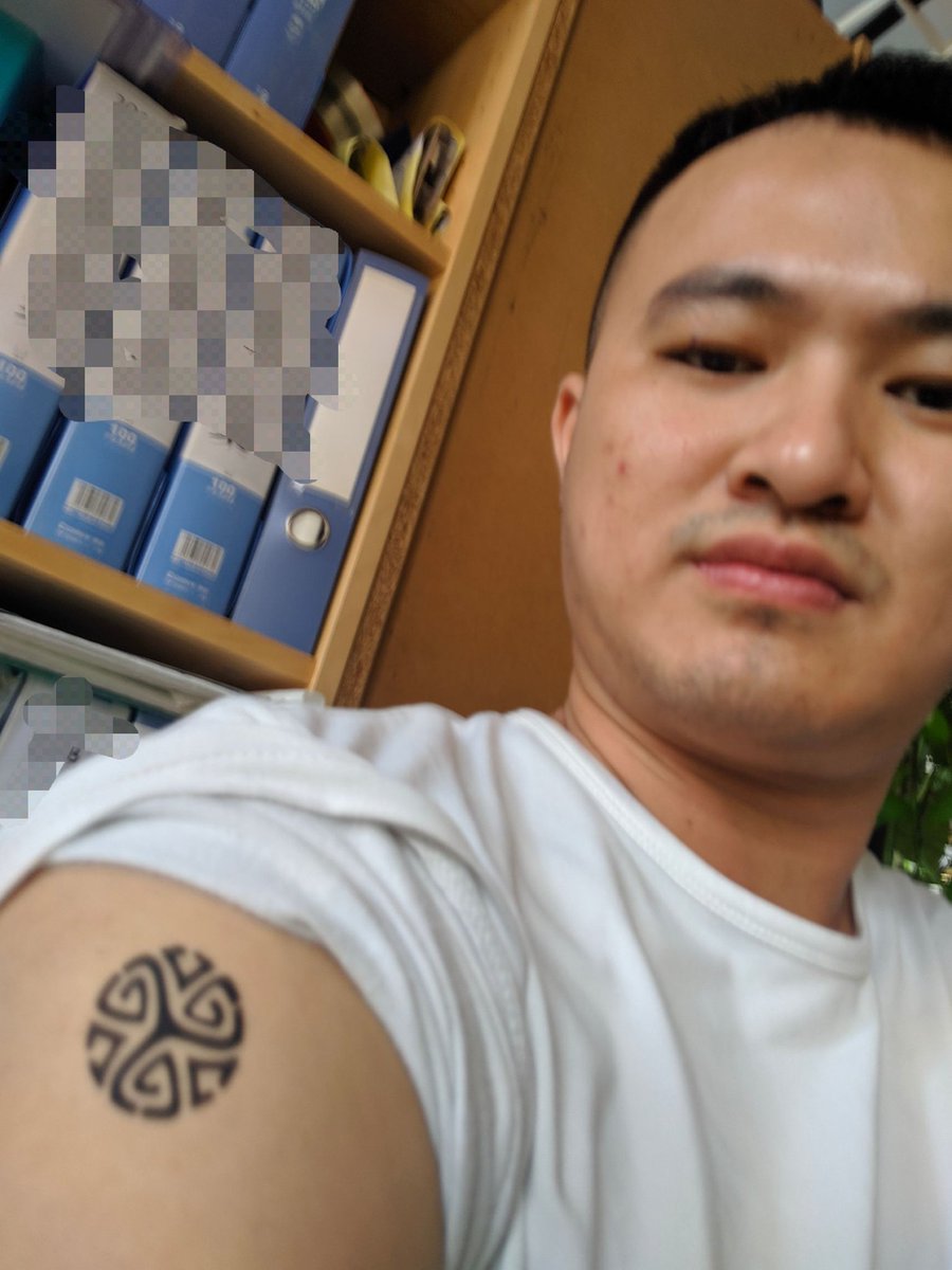 Jobear19699174's tweet photo. 清水~弄了个小纹身（喷的！记录下） https://t.co/n0Gaamd1io