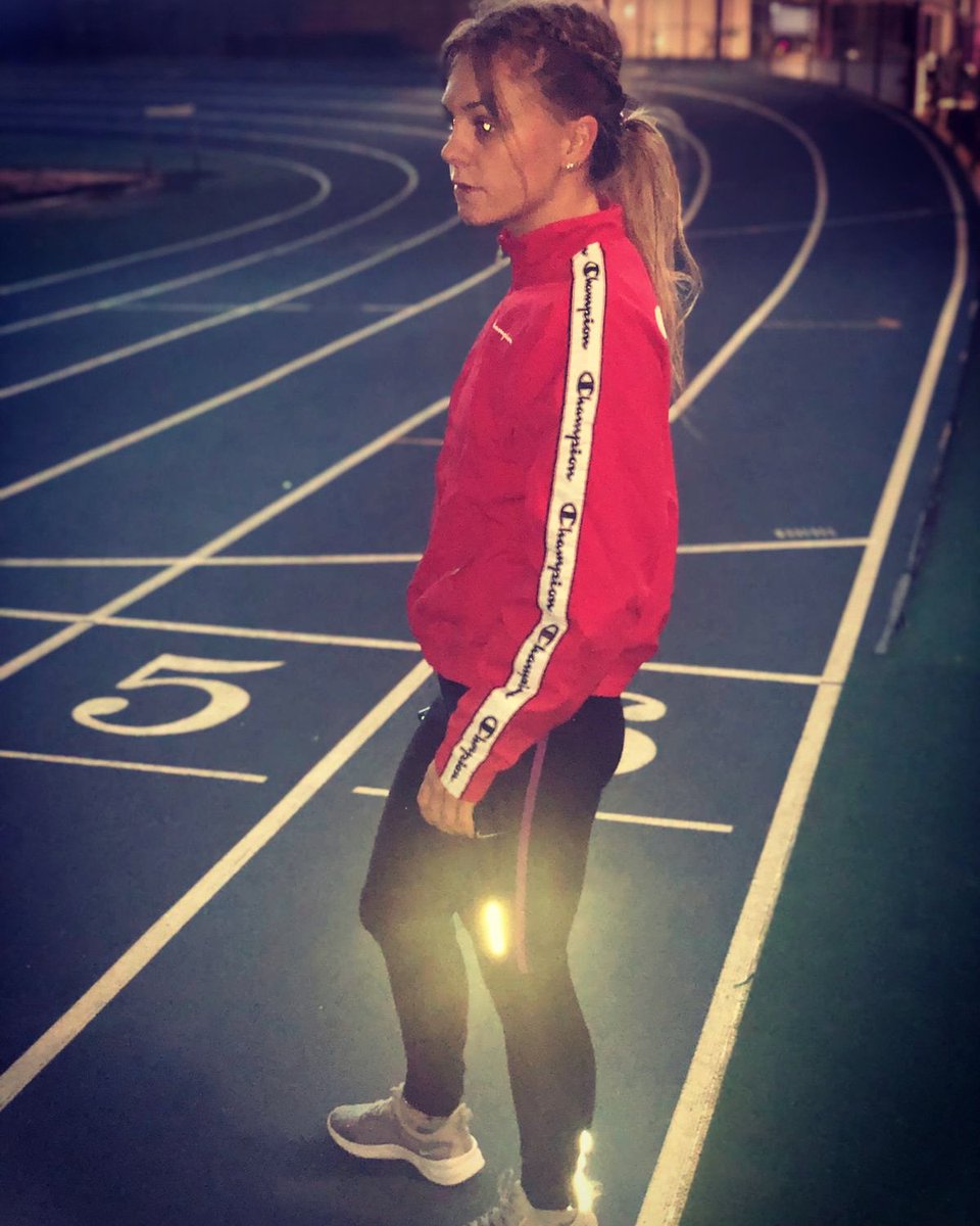 demie_jade's tweet photo. Sometimes the people around you won’t understand your journey...
They don’t need to it’s not for them💯
#femaleboxer #boxingismylife #followingmydreams #strong #stepbystep #DayByDay #allthewayup #champion #success #gbboxing 🥊👐🏼 https://t.co/ZQBUCAeU5n