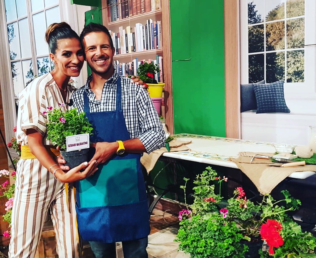 coldiretti's tweet photo. Oggi alle 11.50 a “I fatti vostri” su @RaiDue la nuova rubrica “Ci vuole un fiore” con @robertamorise1 e il vivaista Coldiretti Denis Carnello https://t.co/HV0GqffuEM