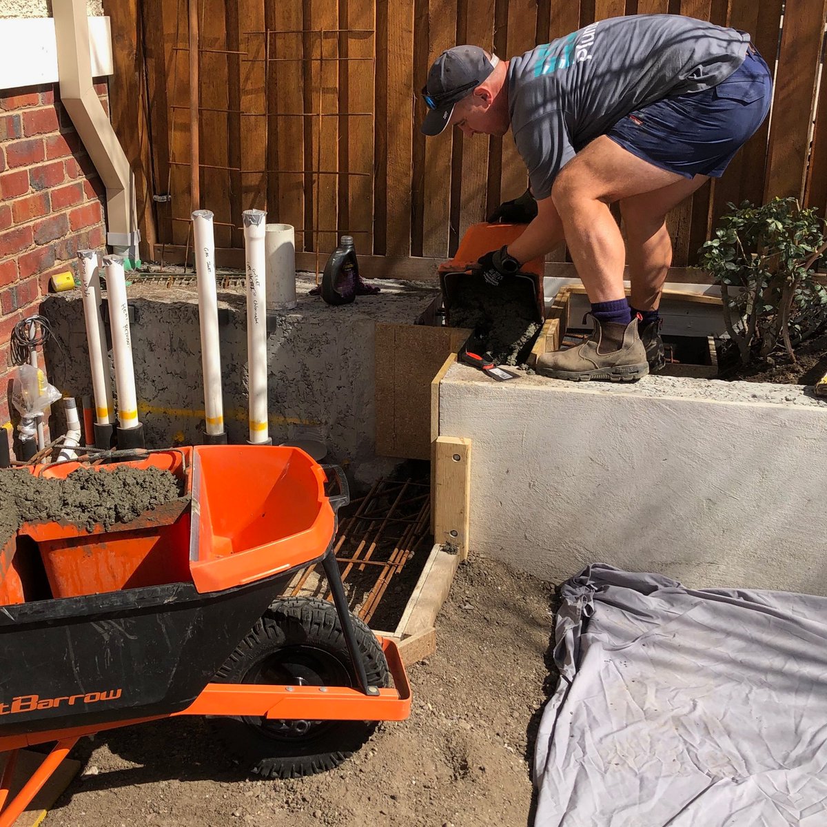 BucketBarrow's tweet photo. Hard to reach jobs made easy with our #PRO88 narrow barrow, tough Buckets and multi-purpose Scoop! Thanks Erik and the team at EST Plumbing for sharing these great pics of the #BucketBarrow System in action. #BucketBarrowSystem #PRO88 #toughjobs #betterbarrow #toolstorelyon https://t.co/jLMbVaB7Q7